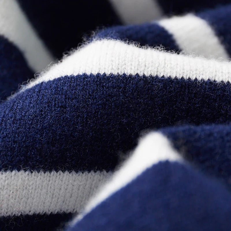 Lavelour™ | WOOL NAVY SWEATER