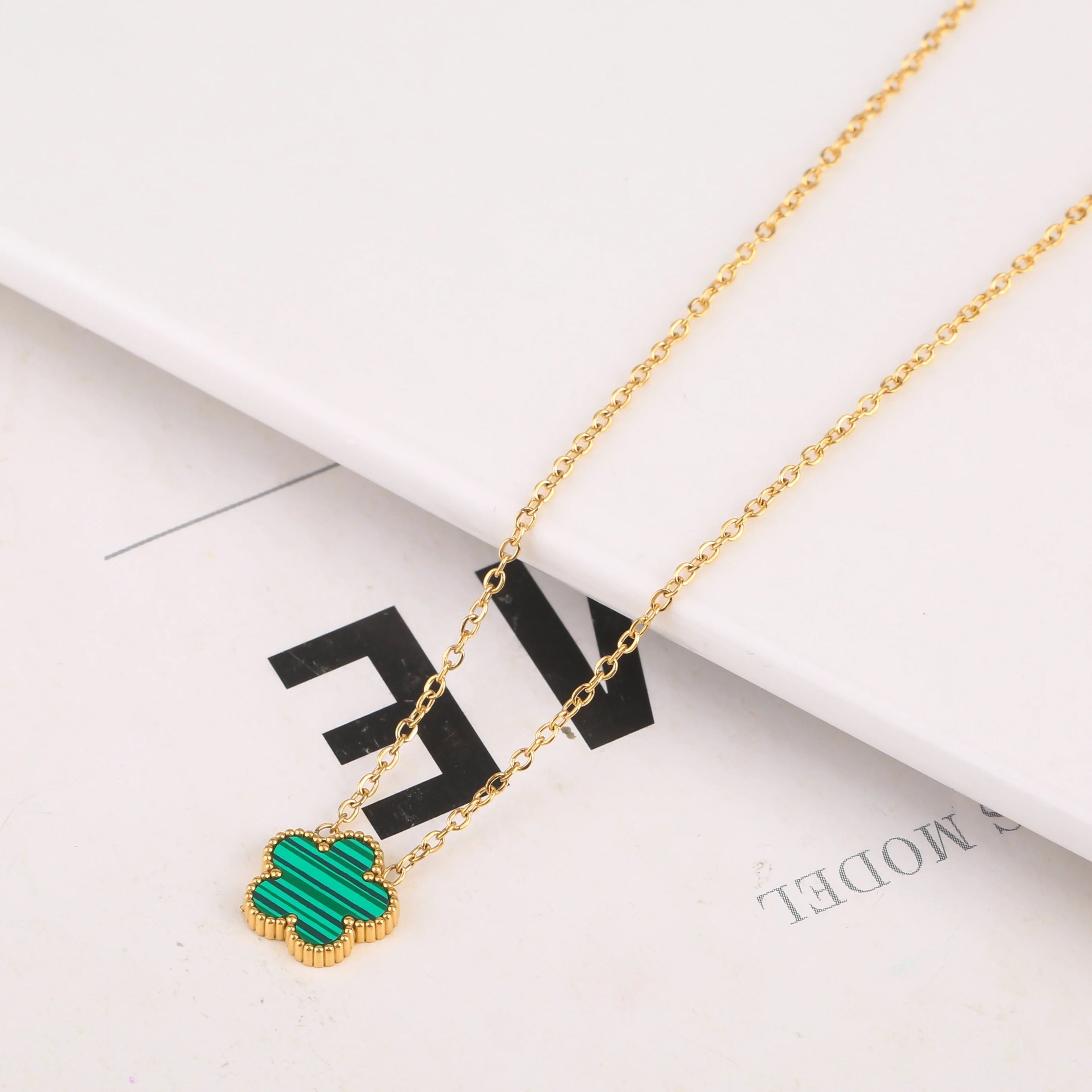 FOUR-LEAF | NECKLACE GREEN